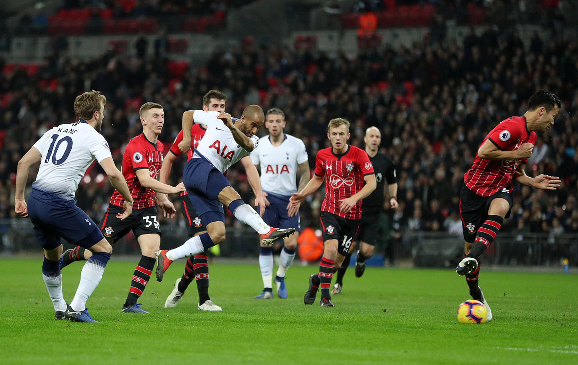 賽中脫穎而 賽中脫穎而